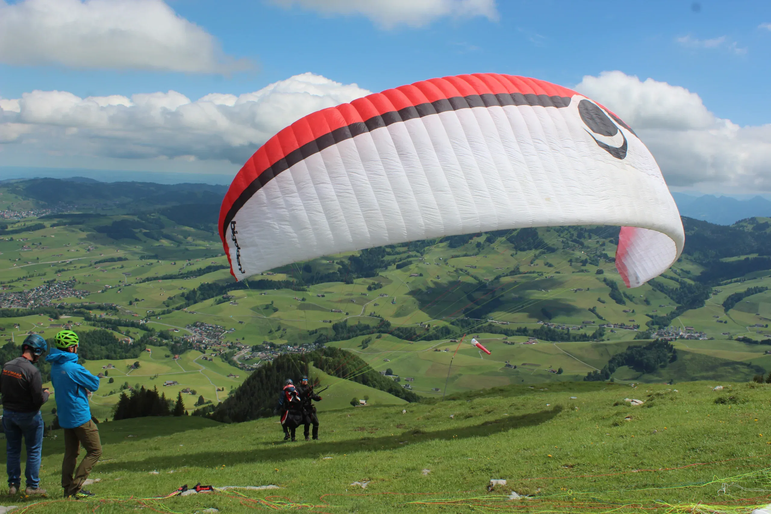 Passagierflug Gleitschirm Start mit dem Tandemschirm